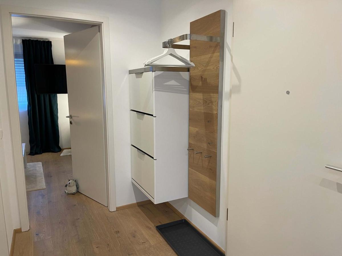 Ferienwohnung Outletcity Метцинген Екстер'єр фото