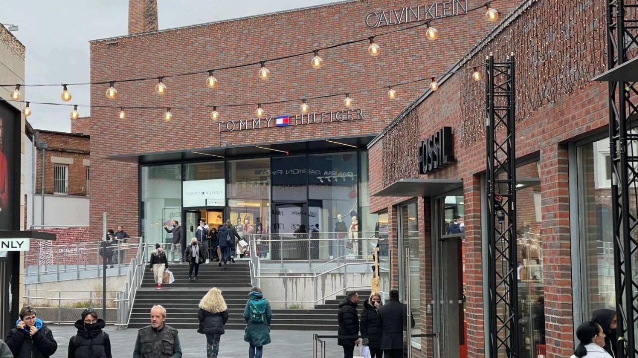 Ferienwohnung Outletcity Метцинген Екстер'єр фото