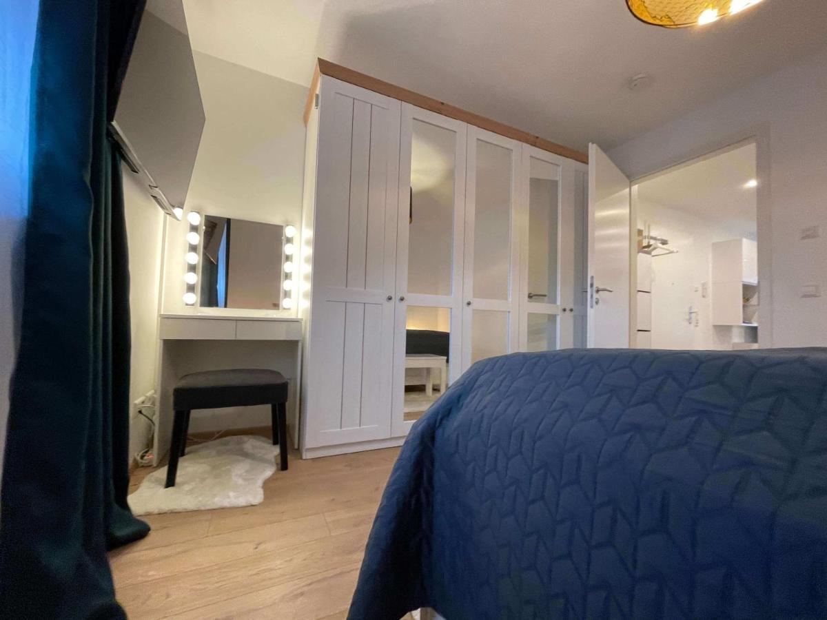 Ferienwohnung Outletcity Метцинген Екстер'єр фото