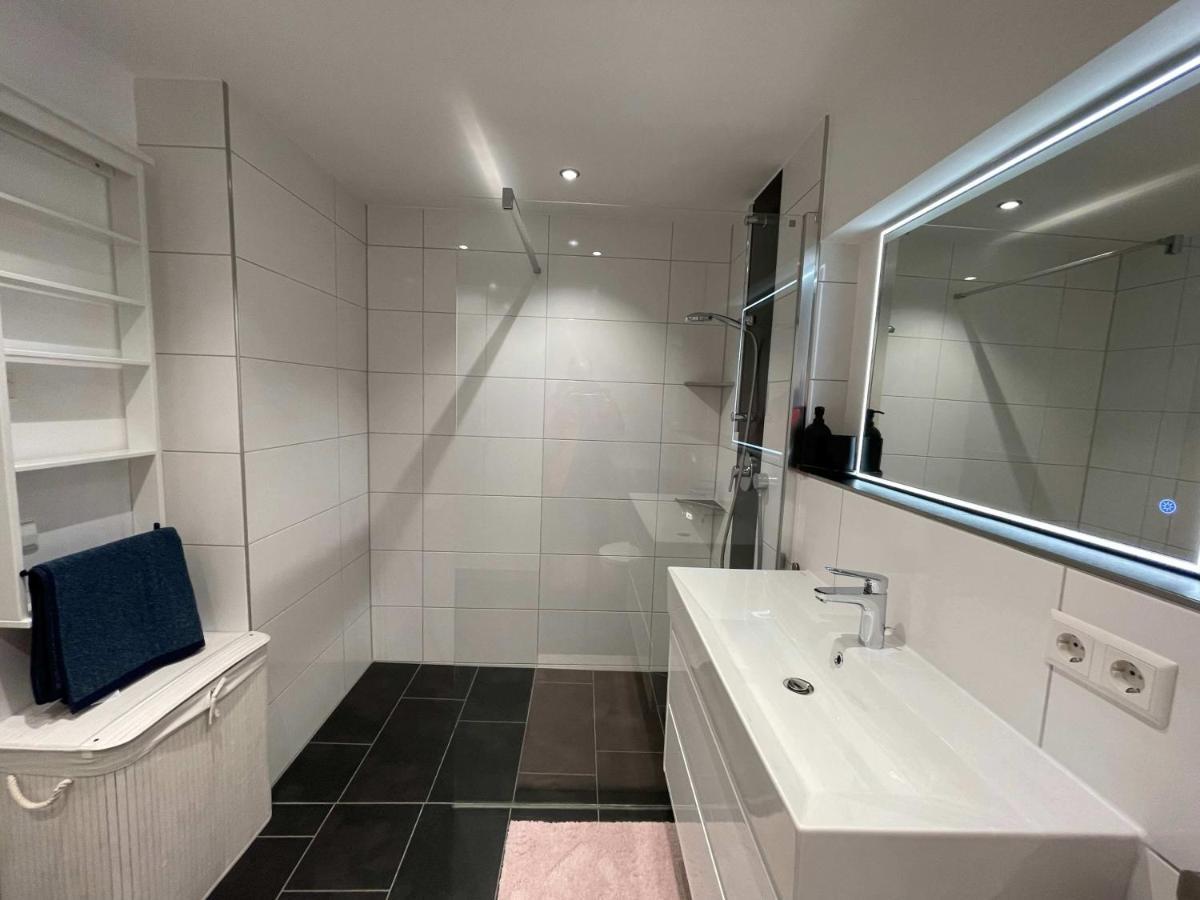 Ferienwohnung Outletcity Метцинген Екстер'єр фото